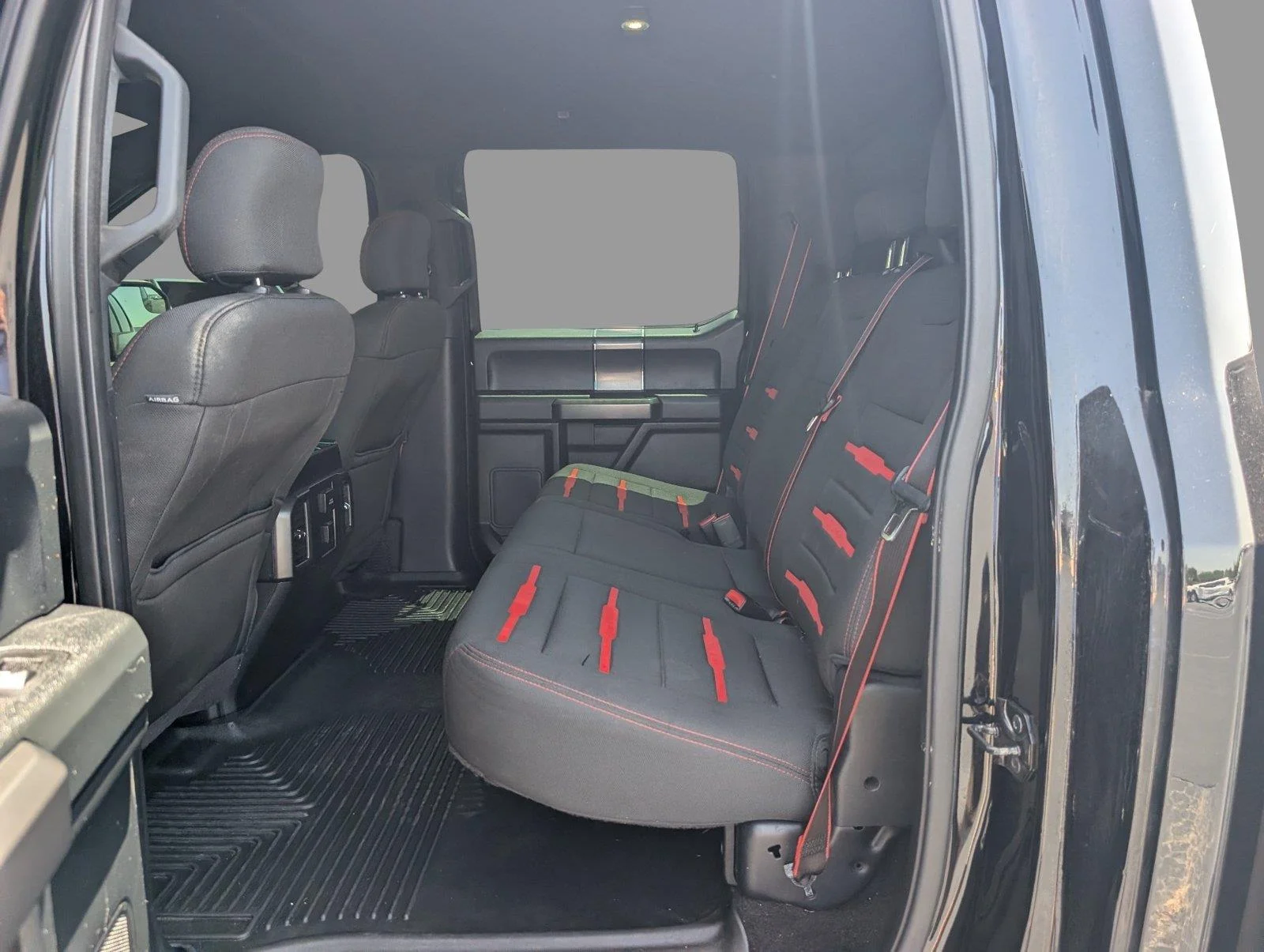 Used 2016 Shadow Black Ford XLT image 30