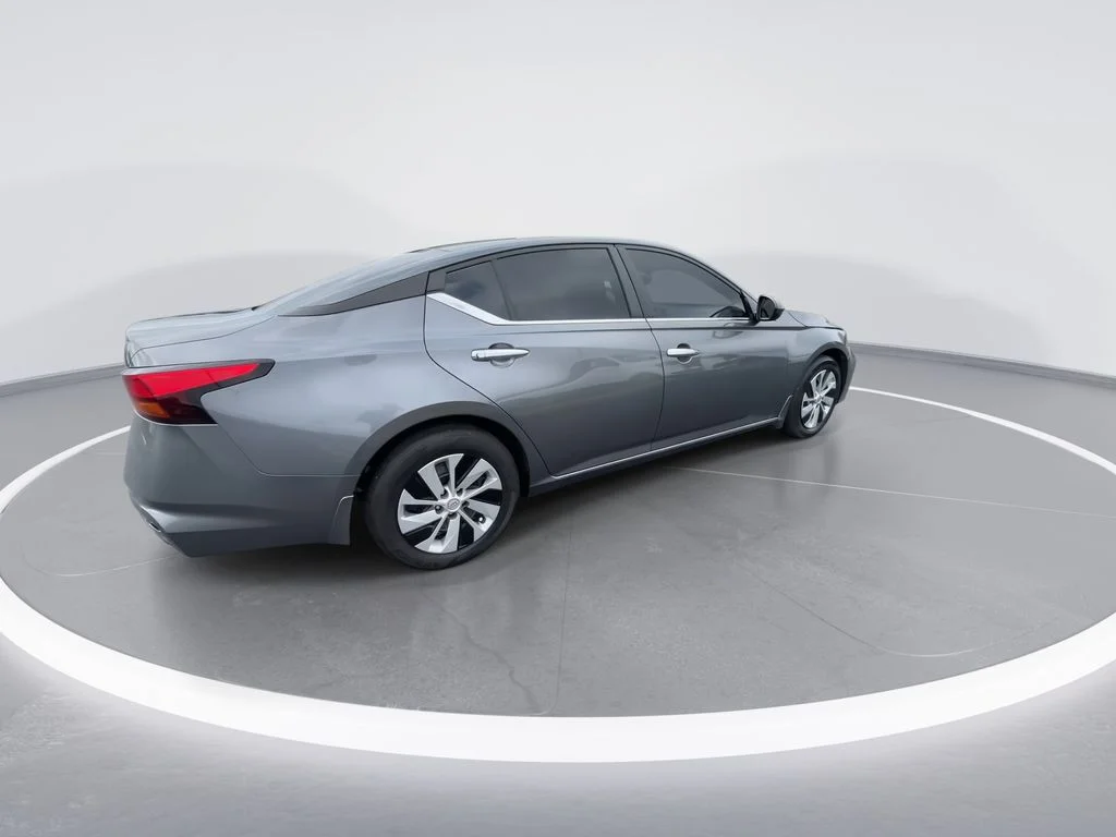 Used 2023 Gray Nissan 2.5 S image 8