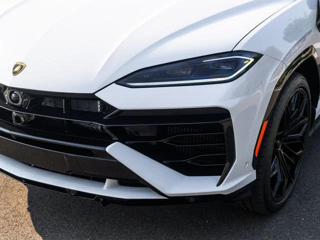 Used 2025  Lamborghini SE image 72