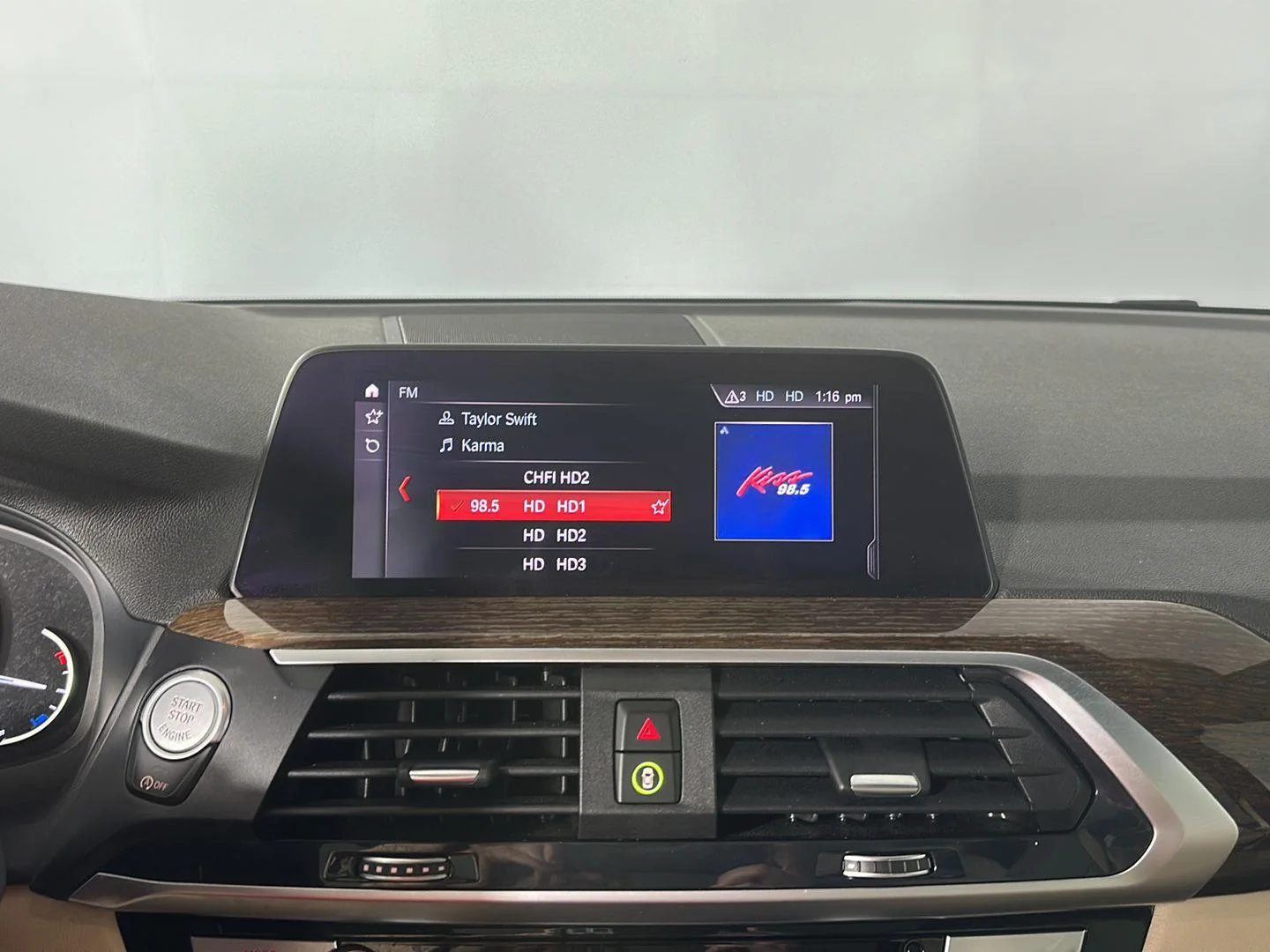 Used 2020 Alpine White BMW xDrive30i image 13
