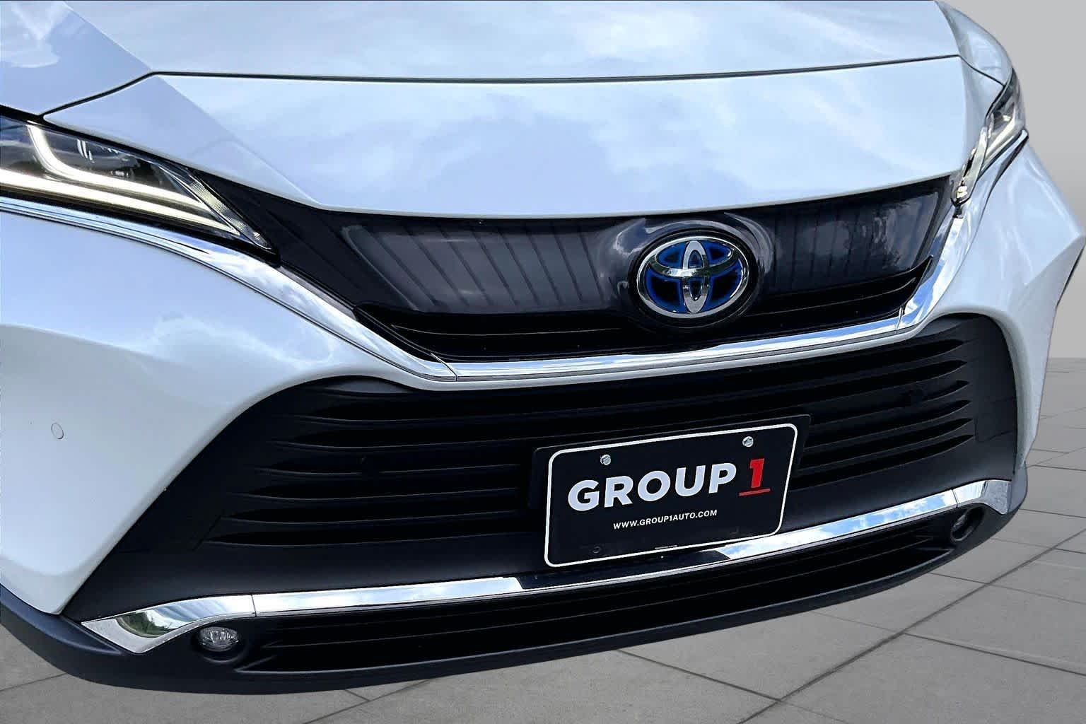 Used 2023 Wind Chill Pearl Toyota XLE image 29