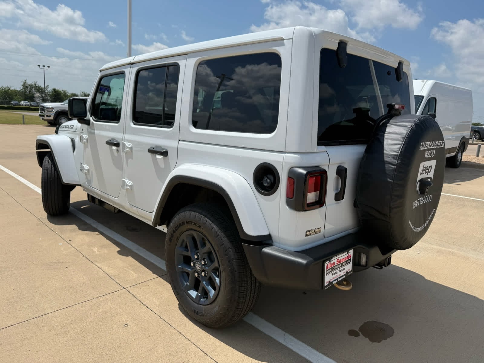 New 2026 Bright White Clear-Coat Exterior Paint Jeep 85th Anniversary image 8