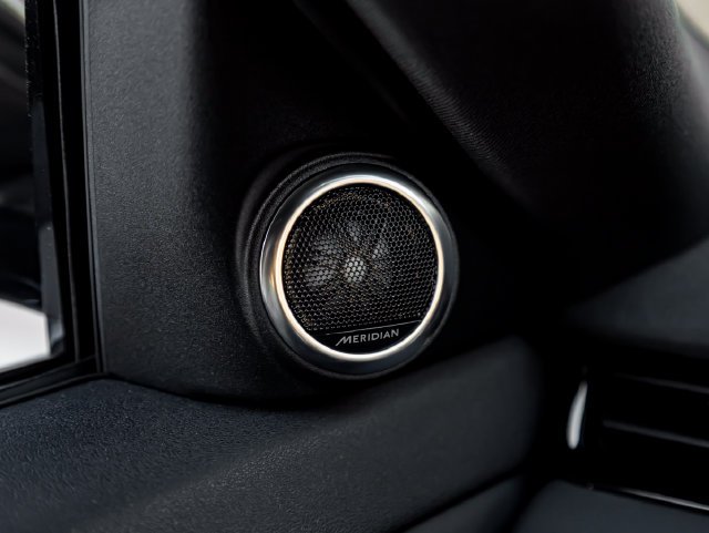 Used 2026 Fuji White Land Rover S image 26