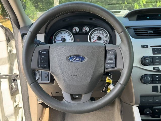 Used 2011 White Ford SE image 11