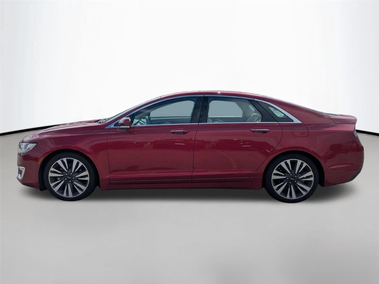 Used 2018 Ruby Red Metallic Tinted Clearcoat Lincoln Reserve image 6
