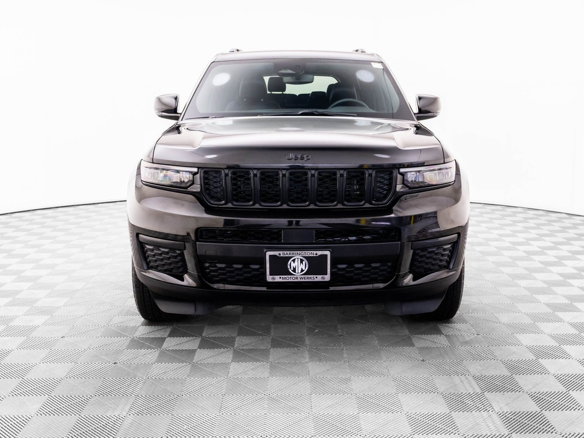 Used 2024 Black Jeep Altitude image 10