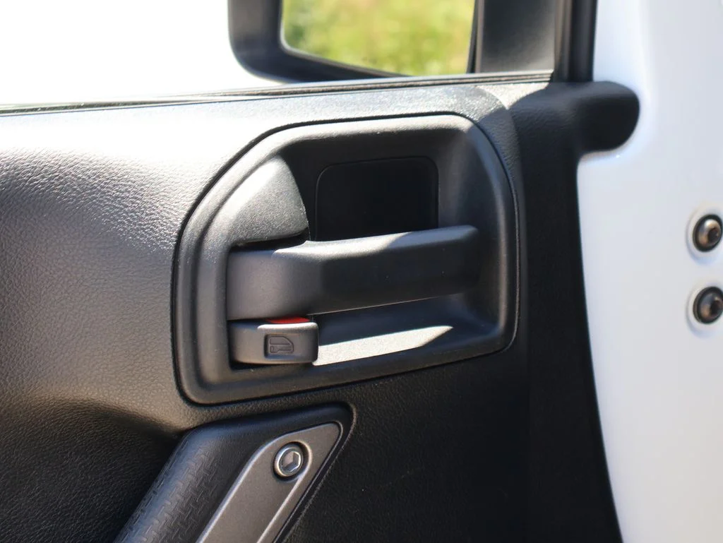 Used 2017 White Jeep Sport image 16