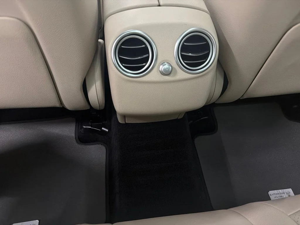 Used 2018  Mercedes-Benz GLC 300 image 25