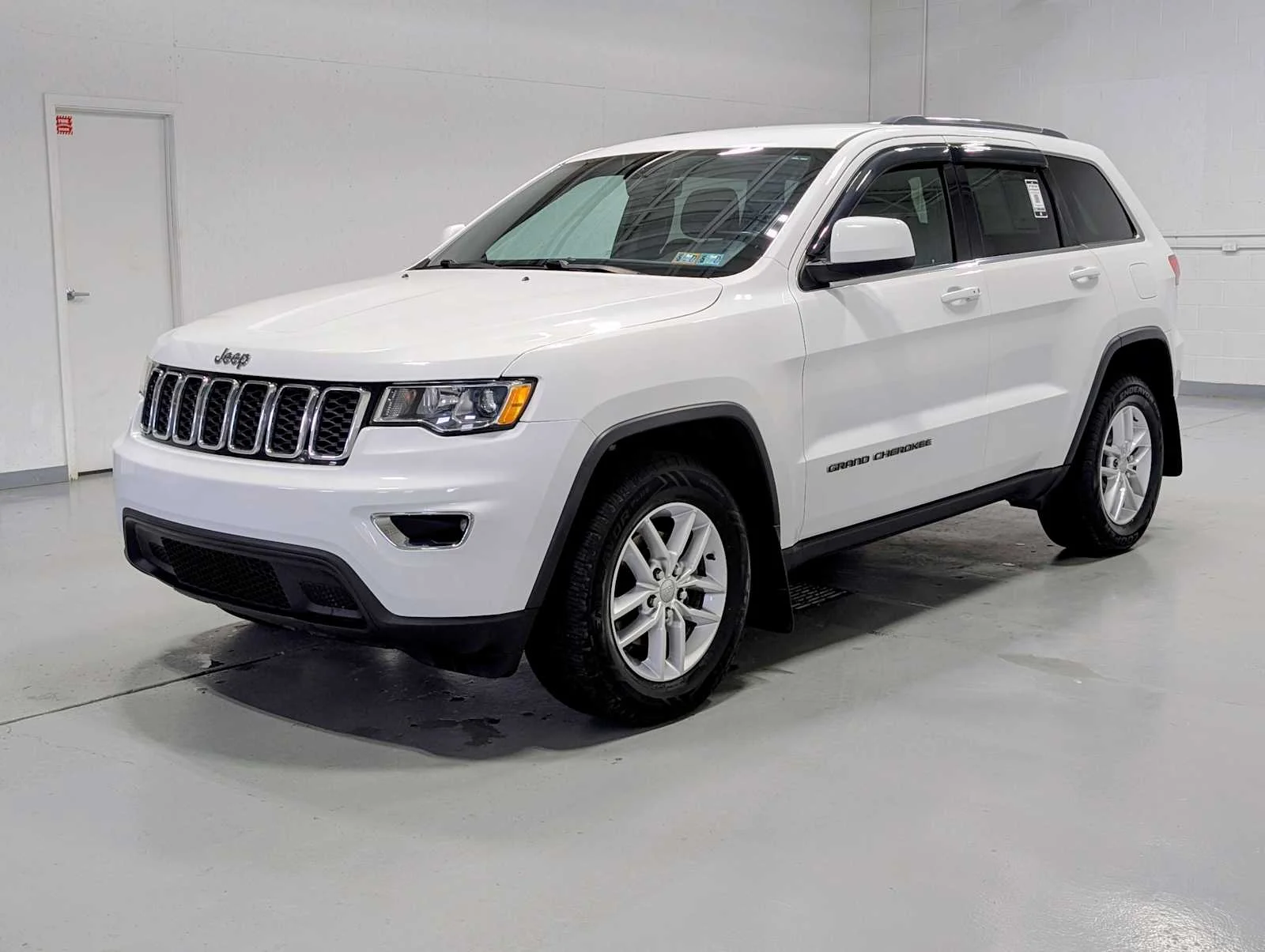 2017 Jeep Grand Cherokee Laredo E 4WD's photo