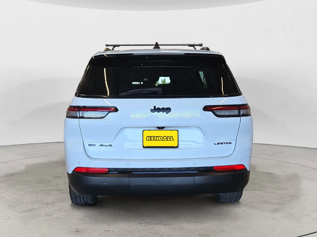Used 2022 White Jeep Limited image 10