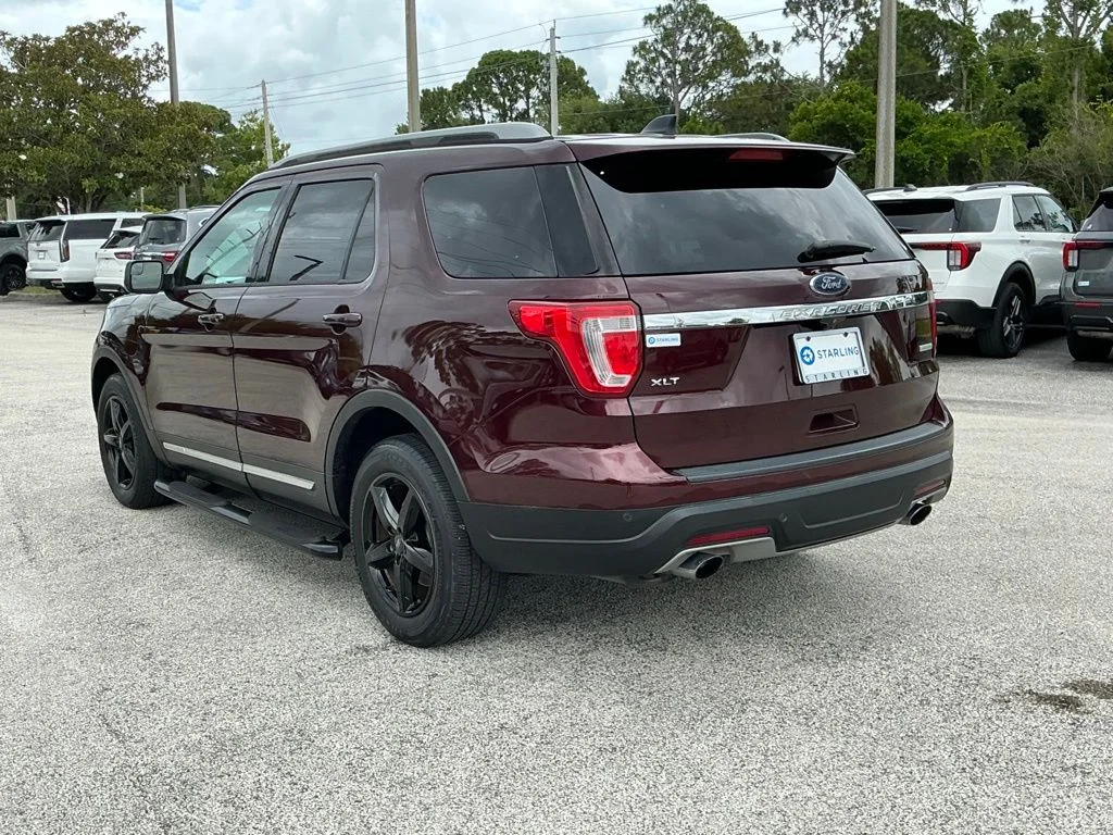 Used 2018 Red Ford XLT image 10