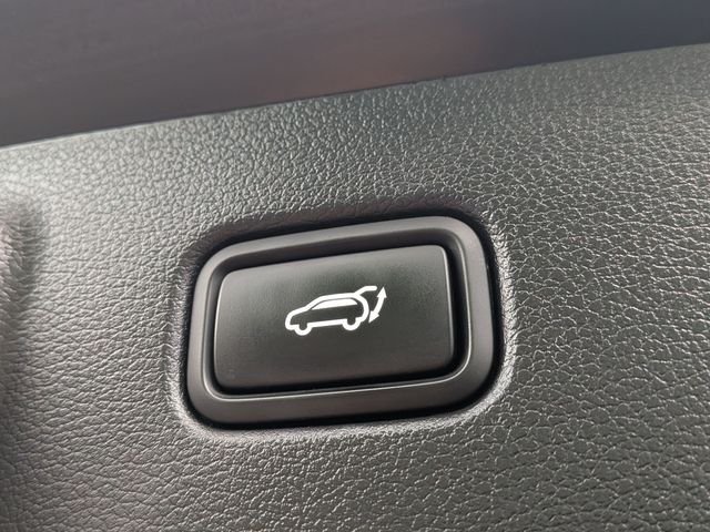 Used 2022 Black Hyundai SEL image 27