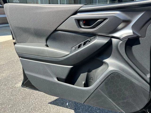 Used 2025 Black Subaru Base image 35