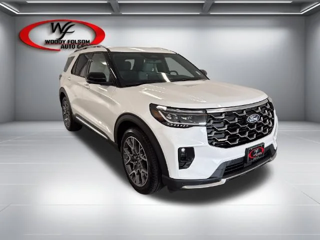 New 2027 Star White Metallic Tri-Coat Ford Platinum™ image 21