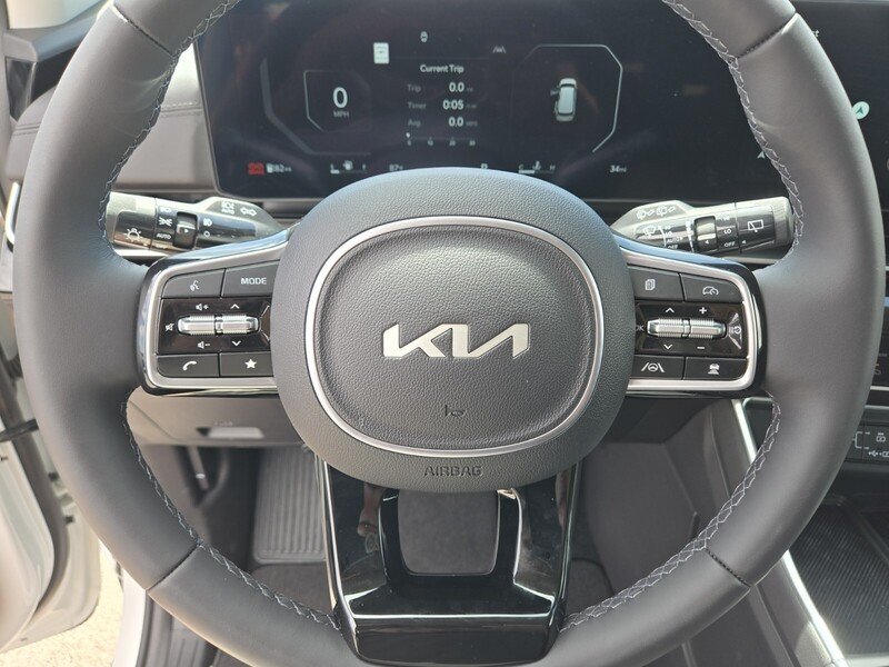 2025 Kia Carnival SX Prestige - Photo 13
