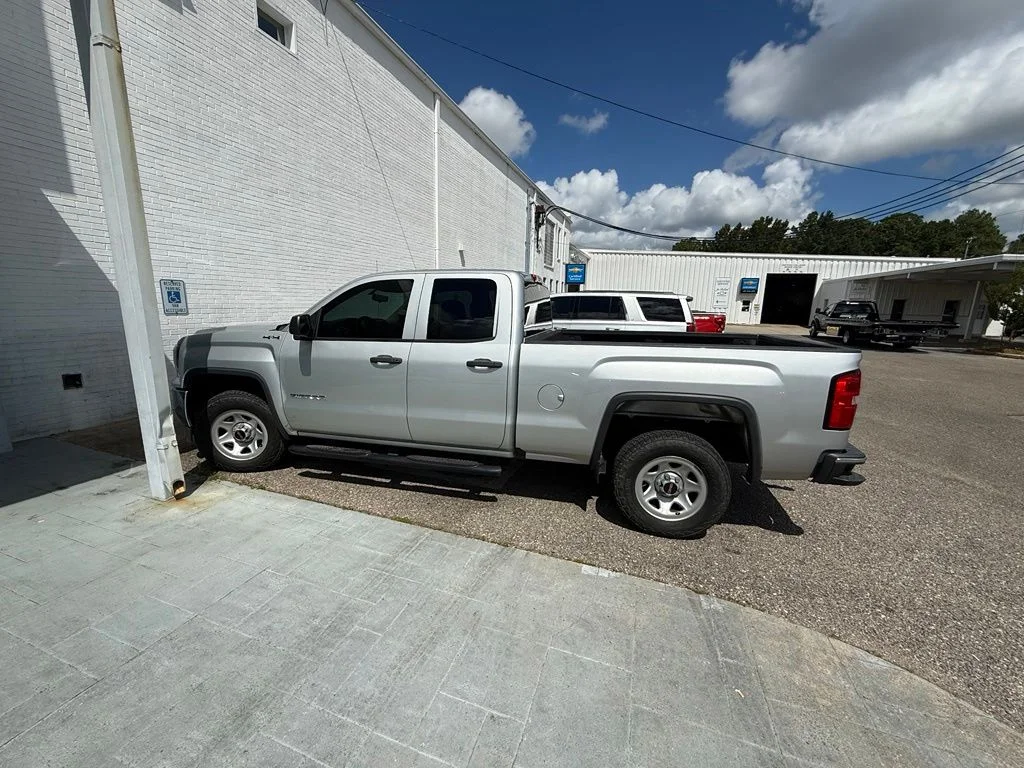 Used 2019 Silver GMC Base image 6