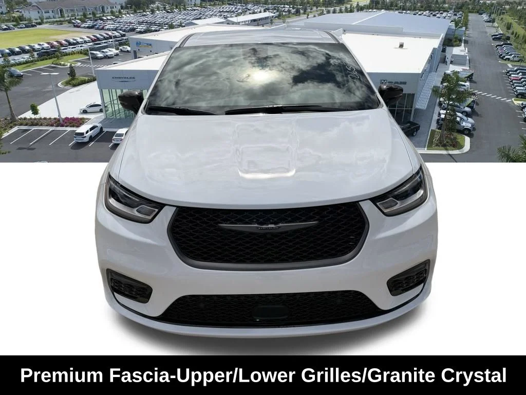 New 2026 Bright White Clear-Coat Exterior Paint Chrysler Select image 8