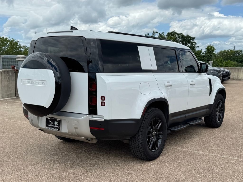 Used 2025  Land Rover S image 9