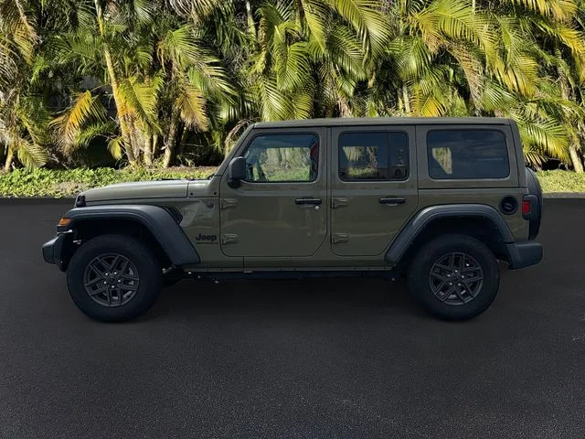 Used 2025 Green Jeep Sport S image 9