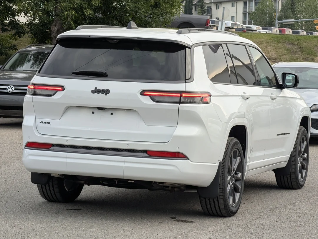 New 2026 White Jeep Limited Reserve - - 4x4 - Nappa Leather Seats - Dual-Pane Sunroof - Navigation & More! image 8