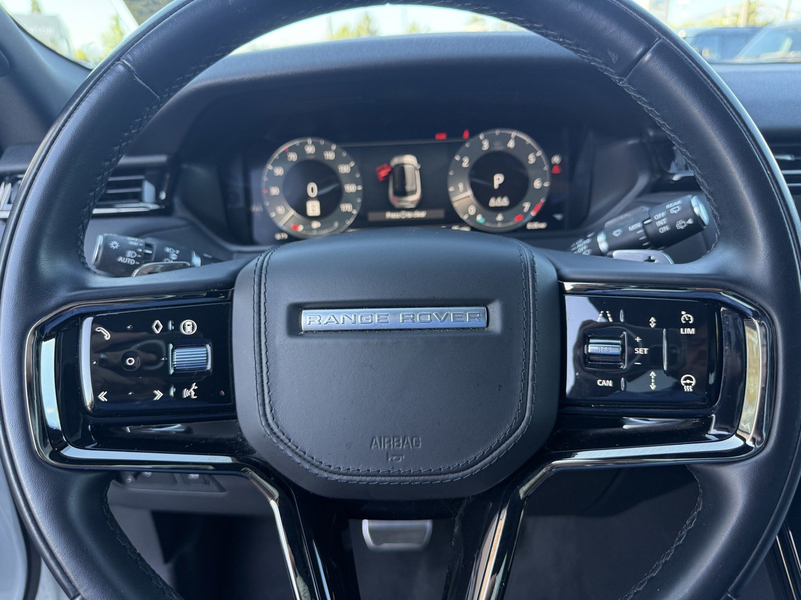 Used 2025 Fuji White Land Rover Dynamic SE image 10