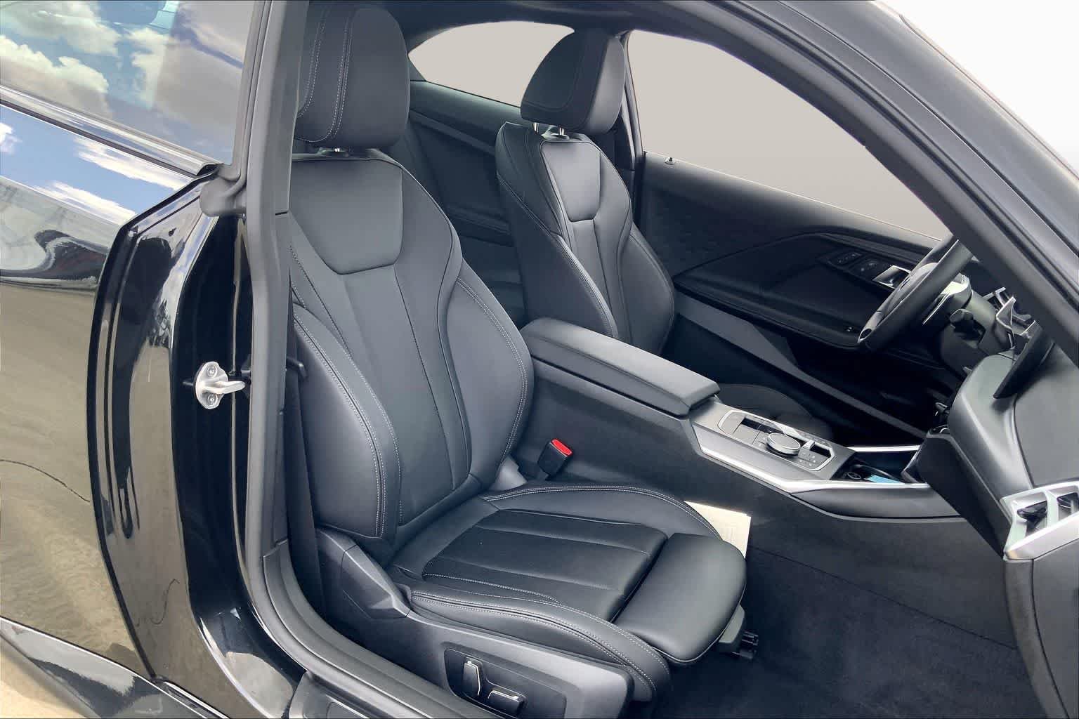 Used 2025 Black Sapphire Metallic BMW 230i image 7
