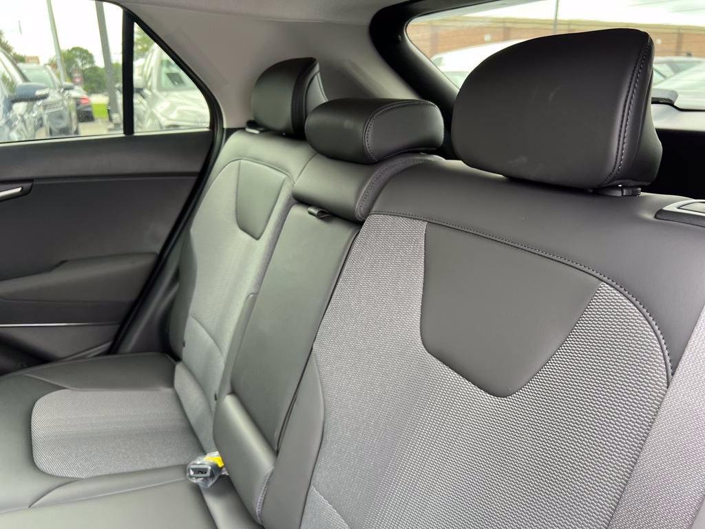 2025 Kia Niro EX Touring - Photo 28