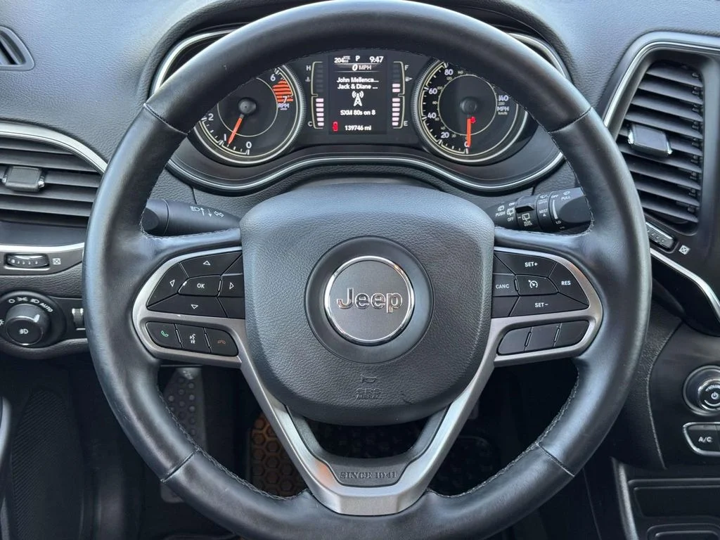Used 2020 Gray Jeep Latitude Plus image 18