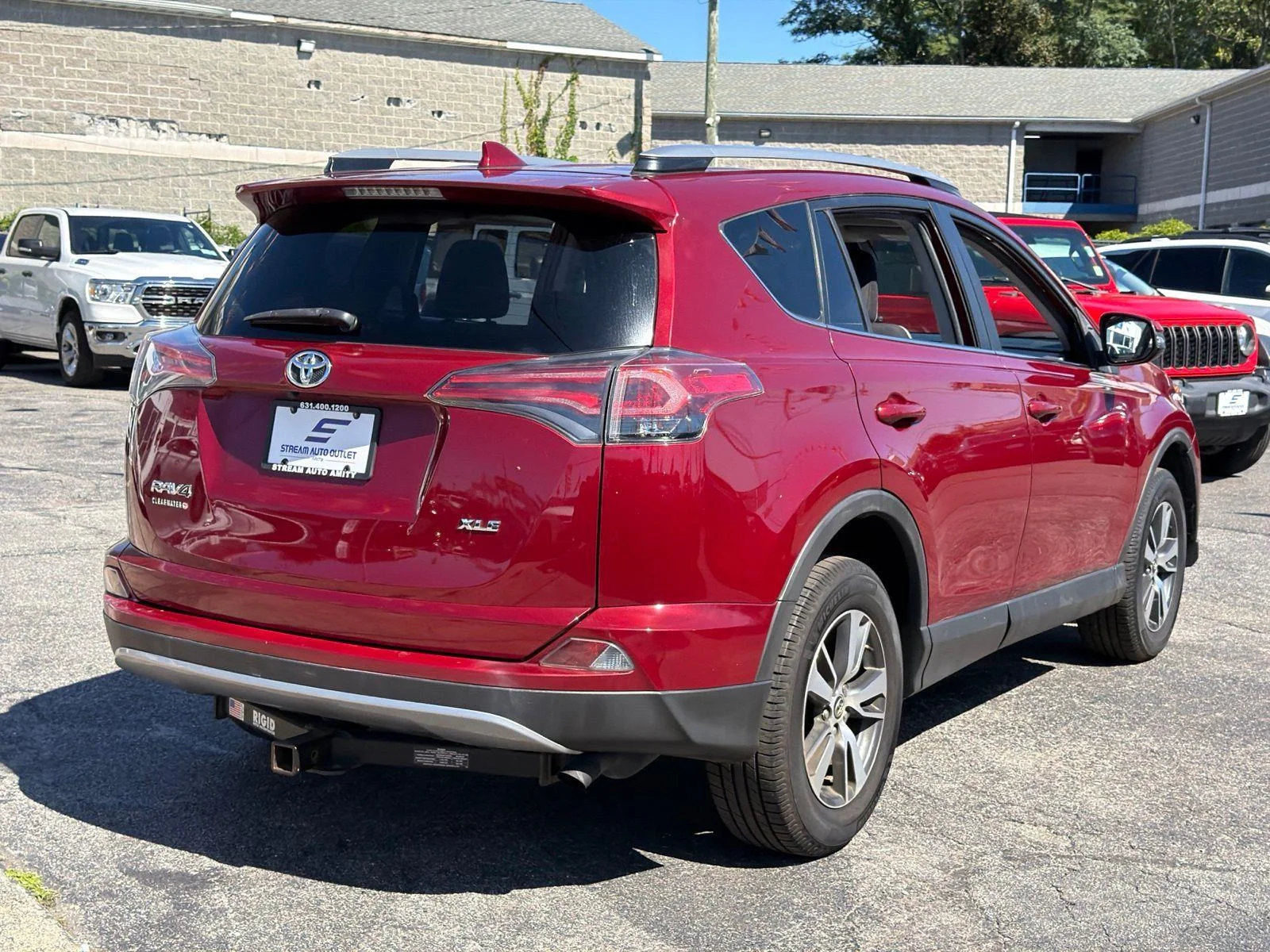 2018 Toyota RAV4 XLE - Photo 7