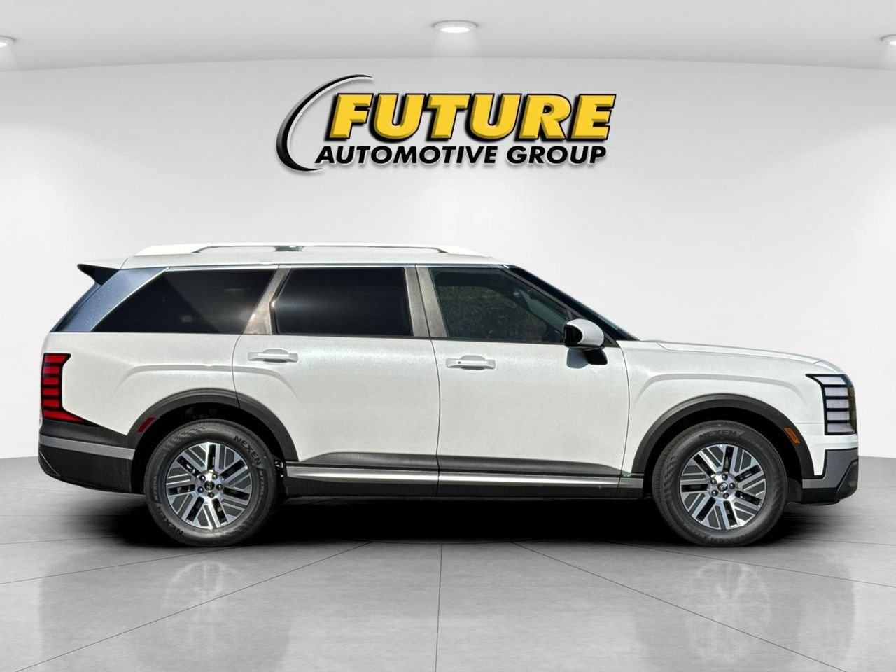 New 2026 White Hyundai SEL 8P image 2