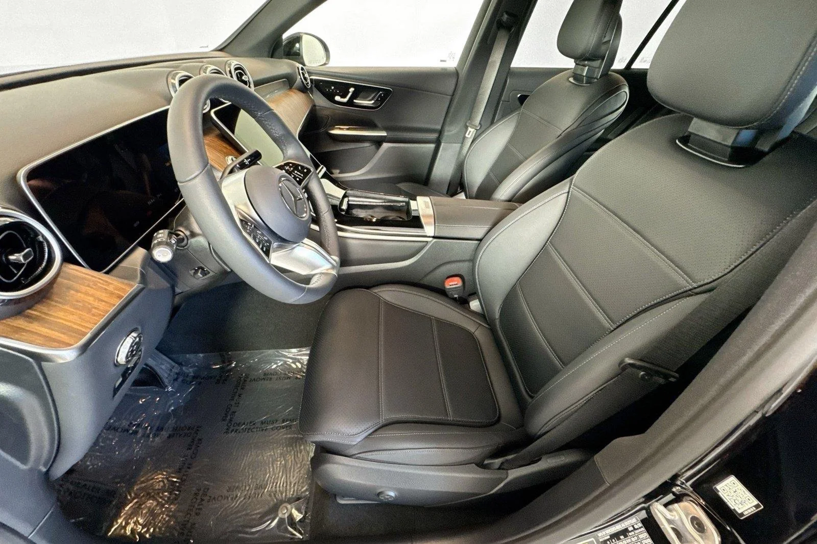 Used 2026 Black Mercedes-Benz GLC 300 image 19