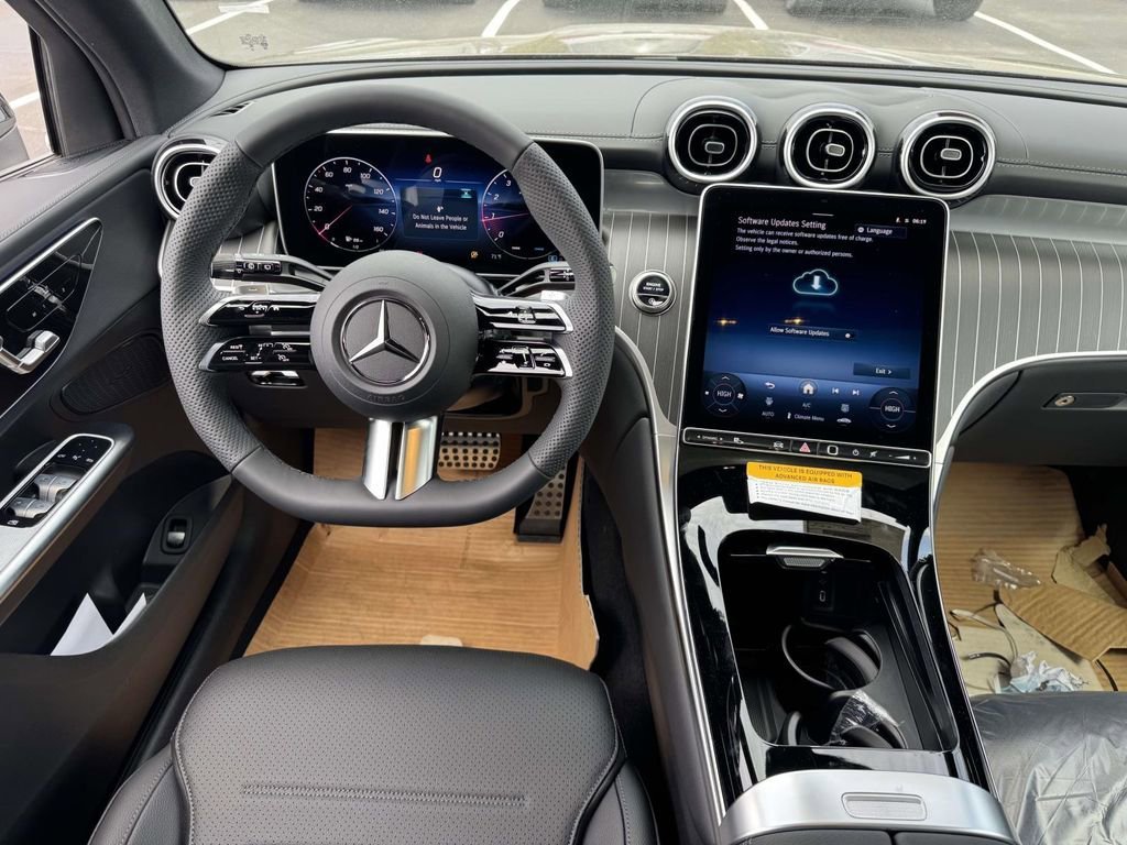 New 2026 Black Mercedes-Benz GLC 300 image 5