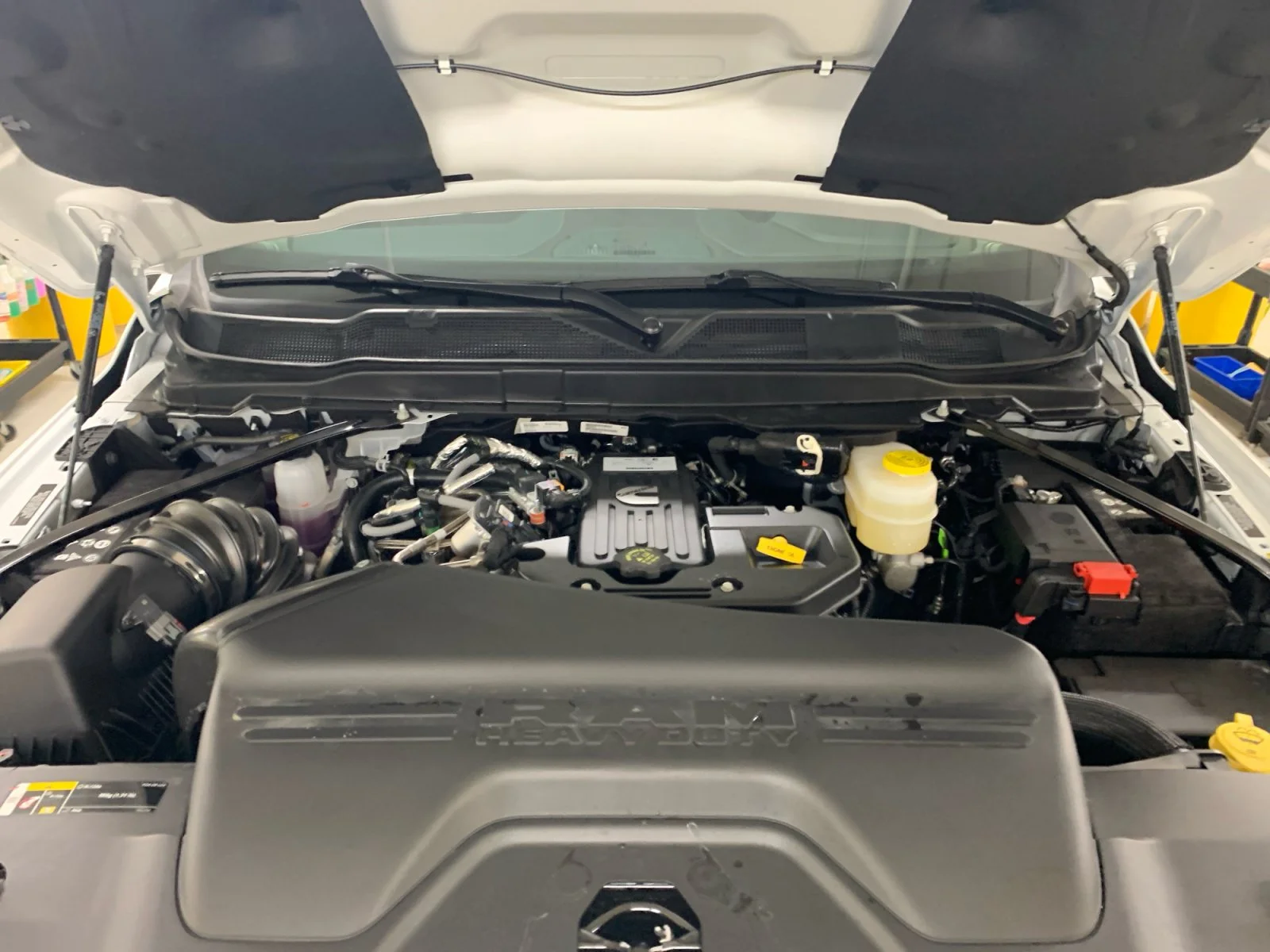 New 2026 Bright White Ram Limited image 20