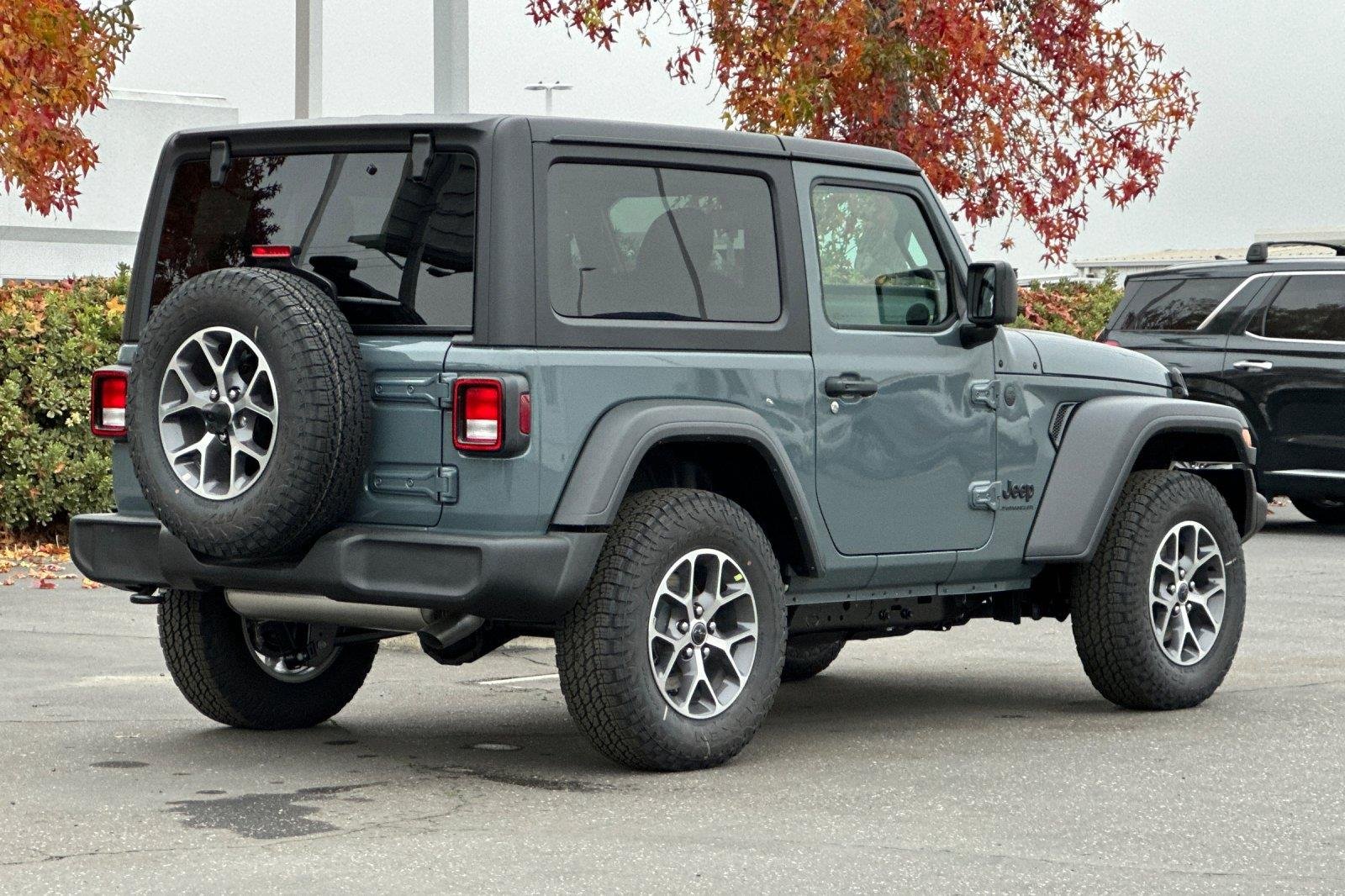 New 2026 Anvil Clearcoat Jeep Sport S image 4