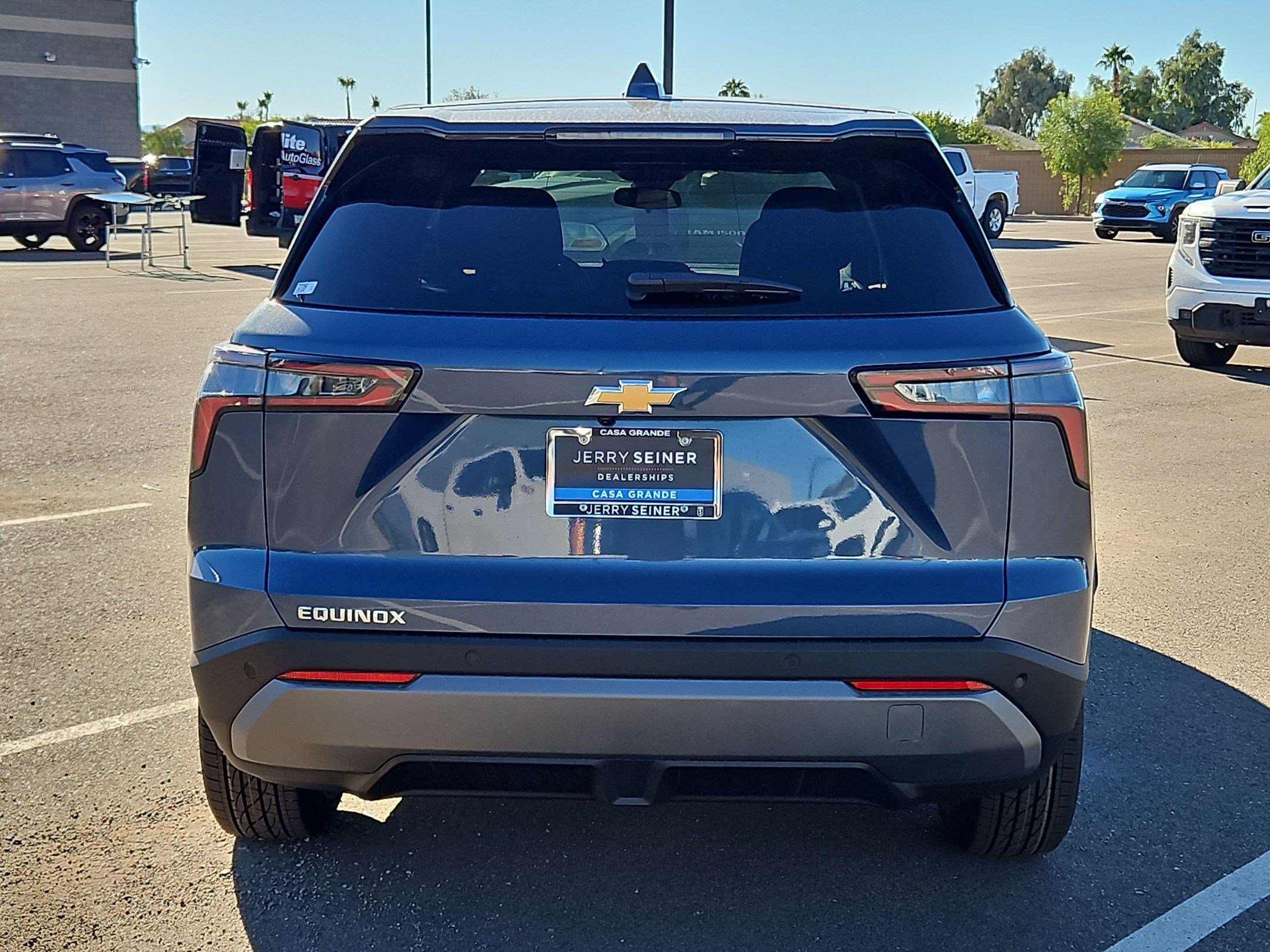 2027 Chevrolet Equinox LT - Photo 10