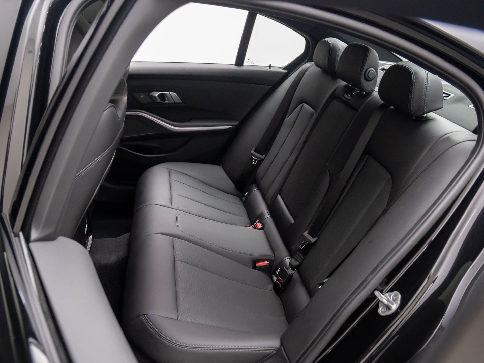 New 2026 Black Sapphire Metallic BMW 330i xDrive image 17
