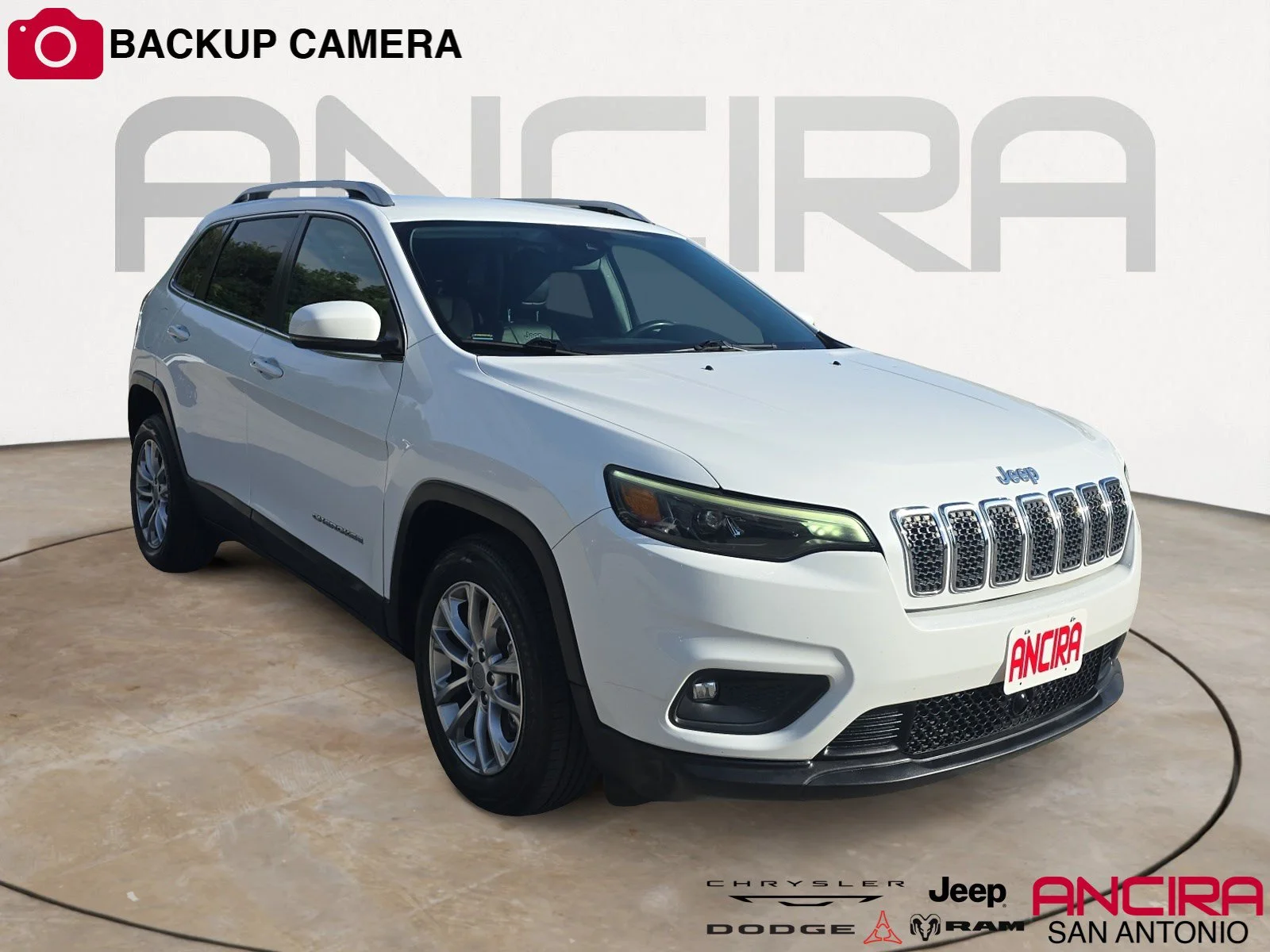 Used 2021 Bright White Clearcoat Jeep Latitude Lux image 1