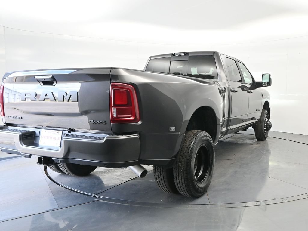 New 2026 Granite Crystal Metallic Clear-Coat Exterior Paint RAM Laramie image 7