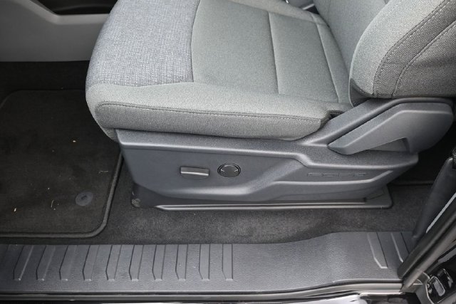New 2026 Agate Black Metallic Ford XLT image 13