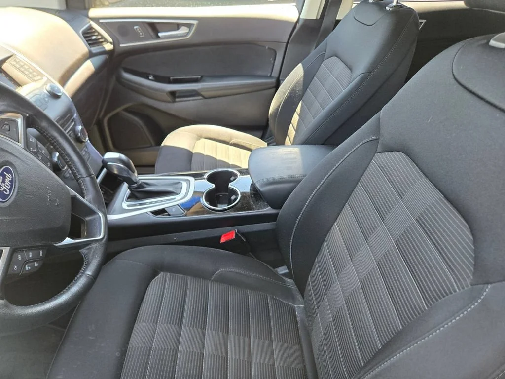 Used 2018 Magnetic Metallic Ford SEL image 4