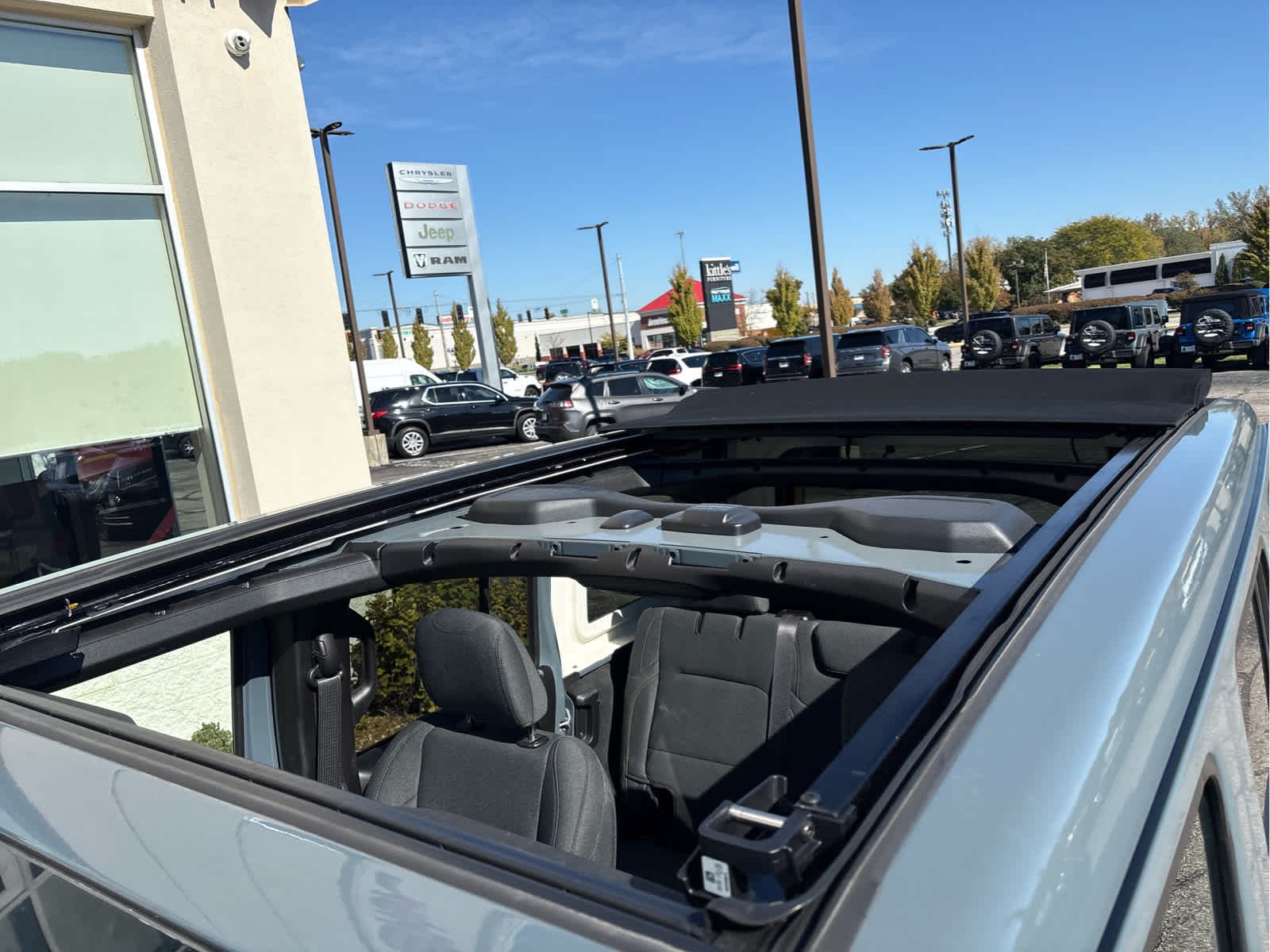 Used 2024 Anvil Clear Coat Jeep Sport S image 2