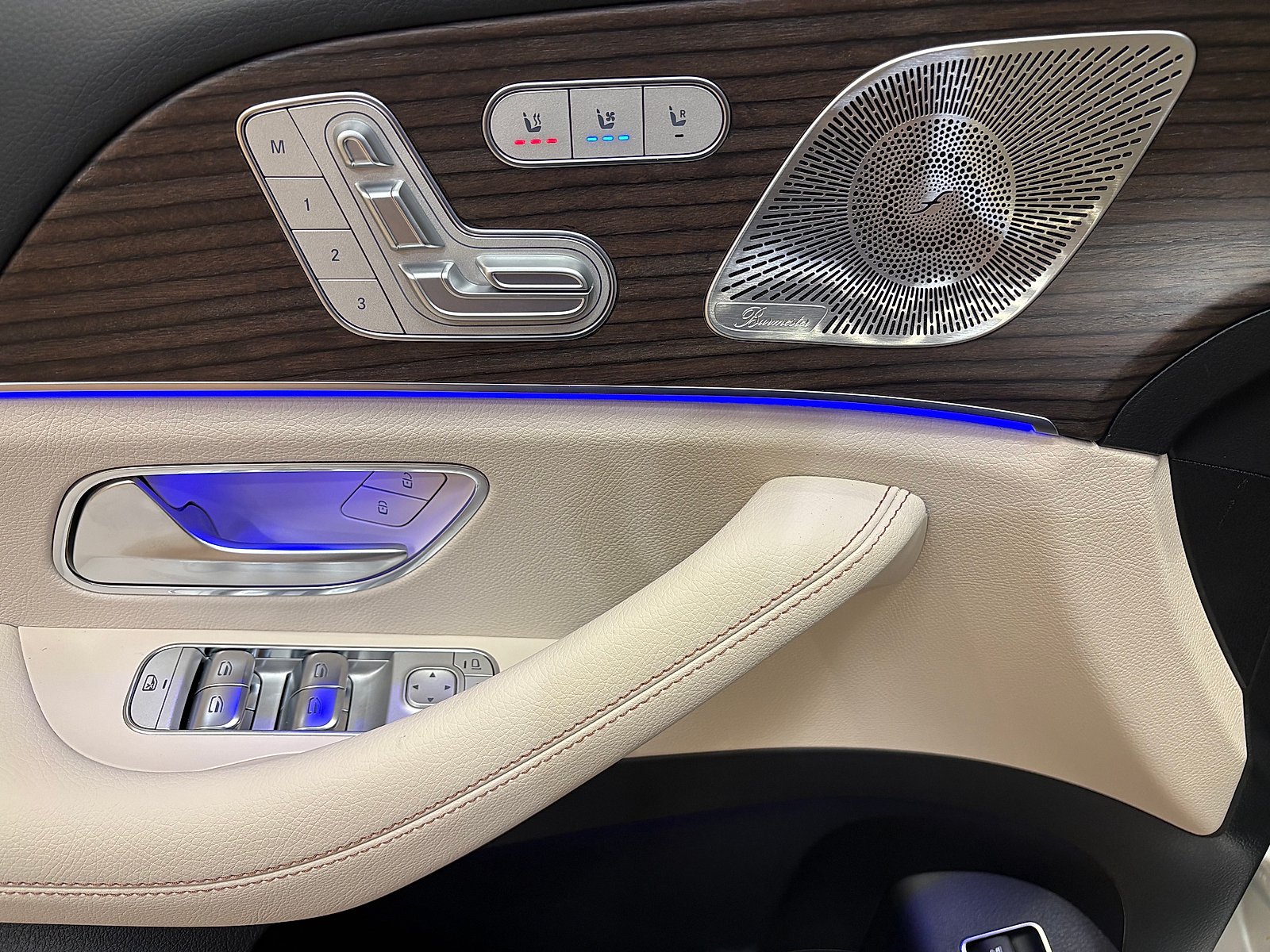 New 2027 Polar White Mercedes-Benz GLS 450 image 11