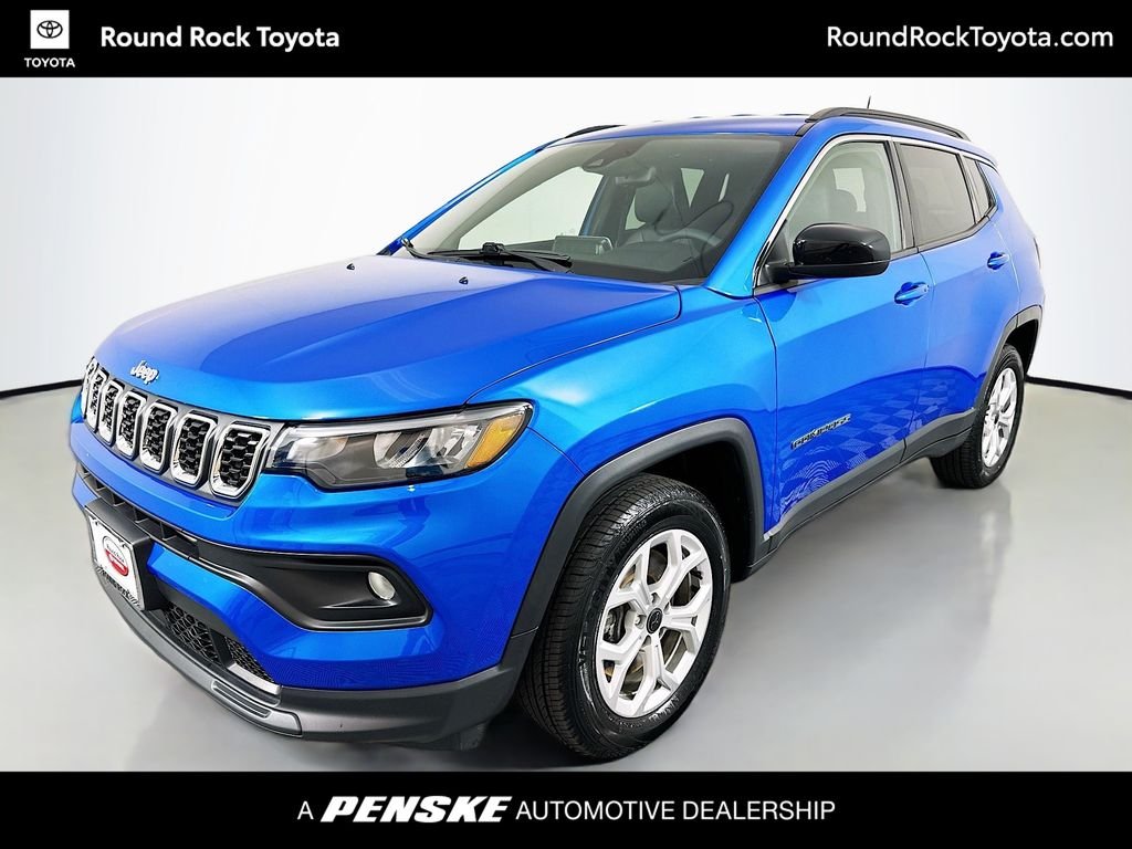 Used 2025 Blue Jeep Latitude image 1