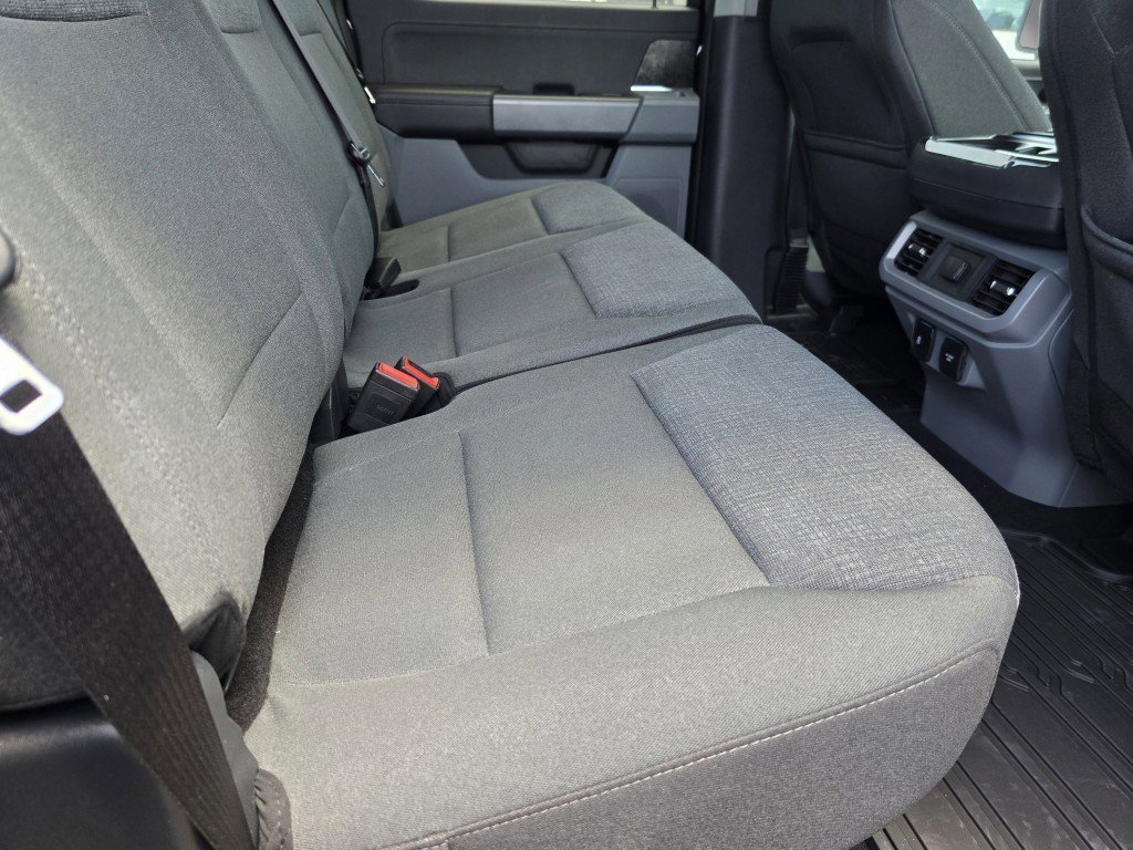 New 2024 Agate Black Metallic Ford XLT image 27