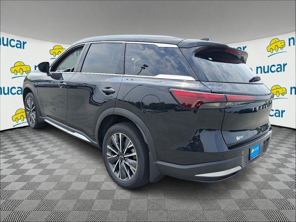 Used 2026 Black INFINITI LUXE image 5