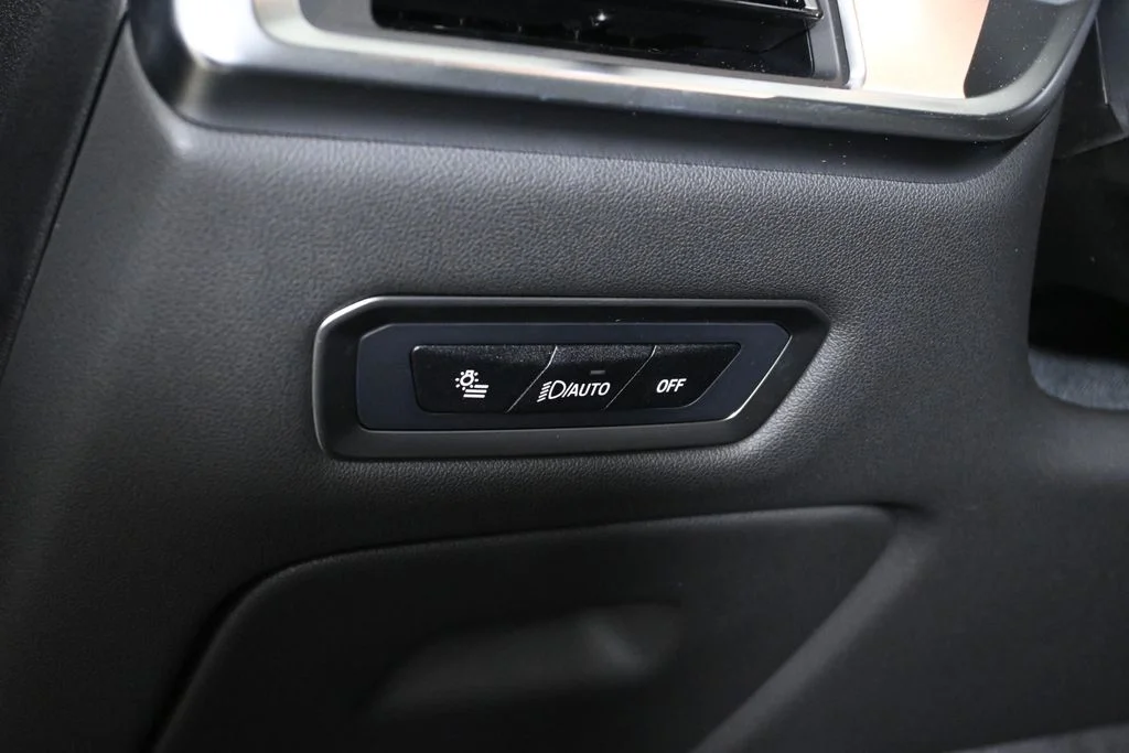 Used 2027 Gray BMW M60i image 26