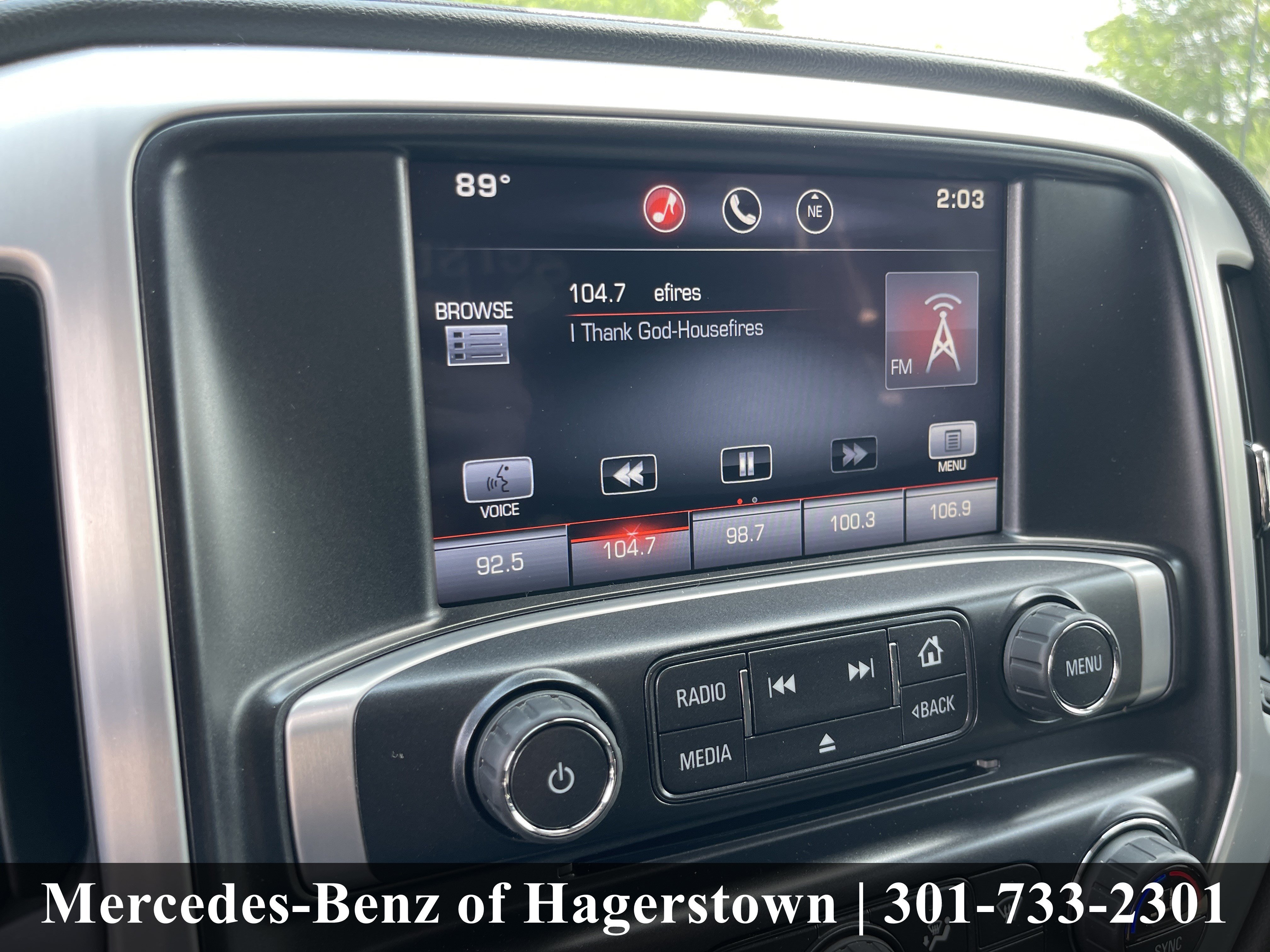 Used 2015 Quicksilver Metallic GMC SLE 4WD Crew Cab 153.0 image 11