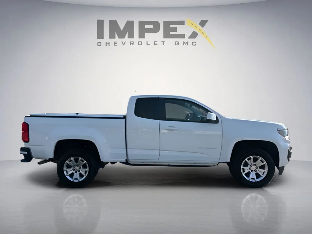 Used 2022 White Chevrolet LT image 6