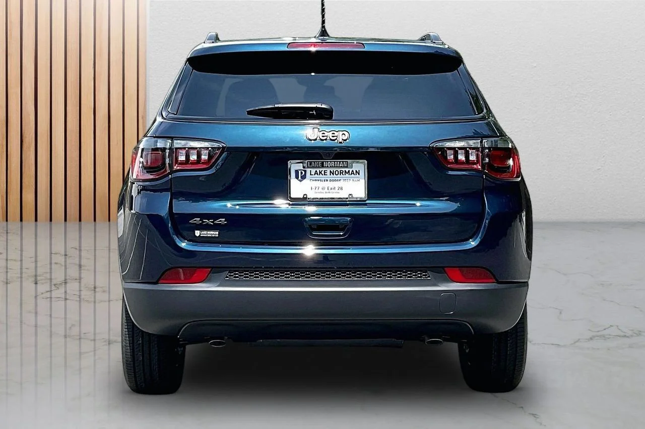 New 2026 Fathom Blue Pearl Coat Jeep Latitude image 7