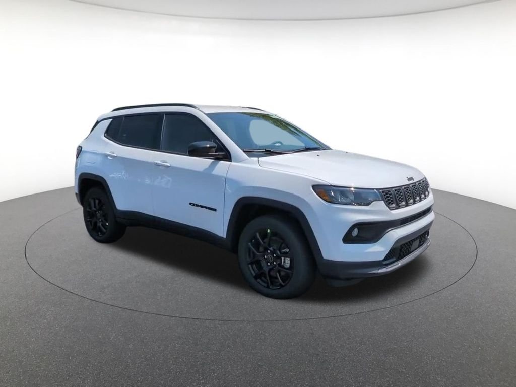 New 2026 Bright White Clearcoat Jeep Latitude image 3